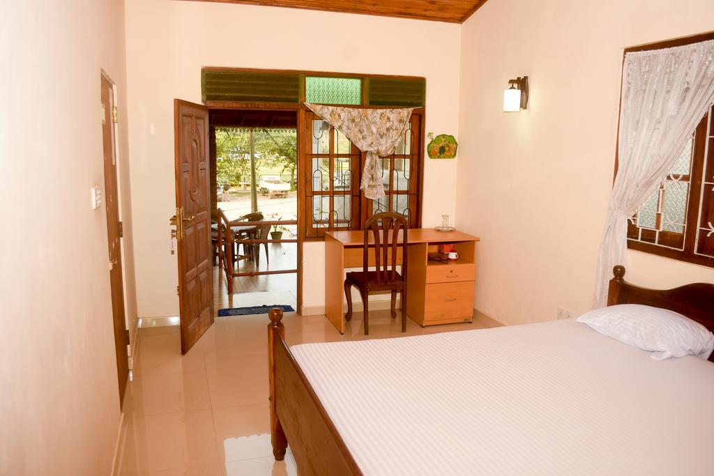 Ceylon Casa Hotel Hikkaduwa Exterior photo